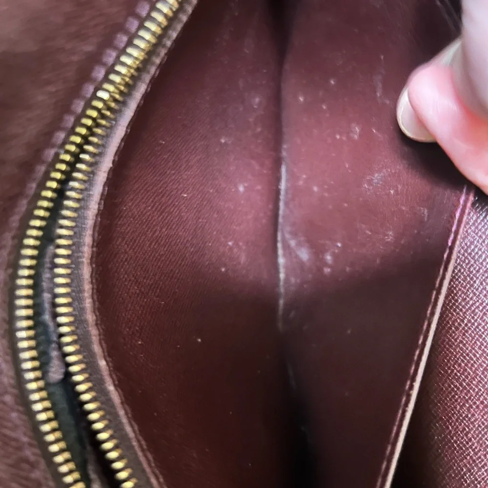 Louis Vuitton Taiga Selenga Pochette Clutch in Burgundy , COA included - Picture 13 of 15